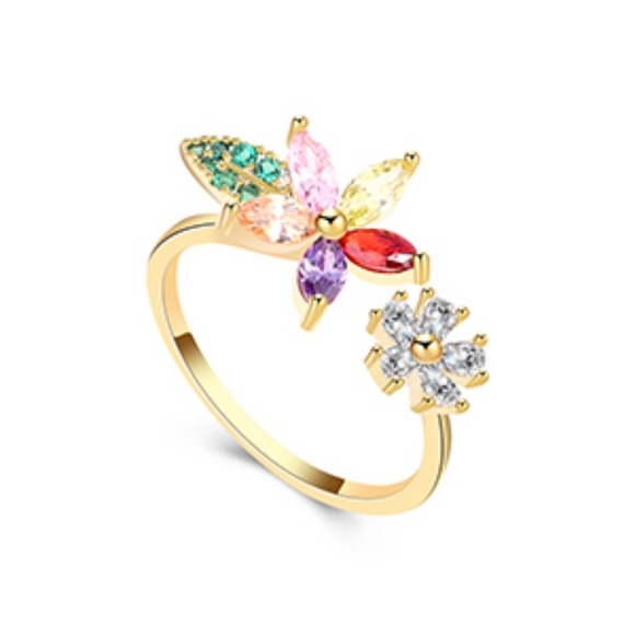 RING PLATED GOLD WITH CRYSTALS NWT  7 AND 8 - Picture 1 of 1